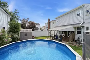 24 Broadmoor Ln, Westbury, NY 11590 - Photo 31