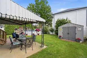 24 Broadmoor Ln, Westbury, NY 11590 - Photo 25