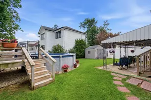 24 Broadmoor Ln, Westbury, NY 11590 - Photo 23