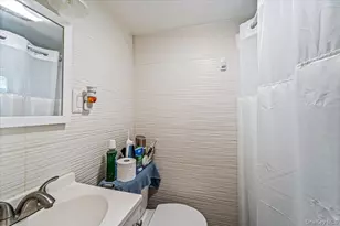 90-39 201st St, Hollis, NY 11423 - Photo 15