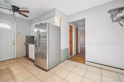 174 Frederick Avenue, Floral Park, NY 11001 - Photo 5