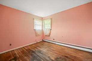 174 Frederick Ave, Floral Park, NY 11001 - Photo 19