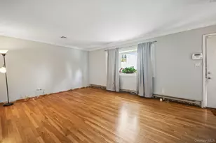 174 Frederick Ave, Floral Park, NY 11001 - Photo 7