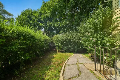 174 Frederick Avenue, Floral Park, NY 11001 - Photo 37