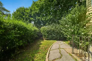 174 Frederick Ave, Floral Park, NY 11001 - Photo 37