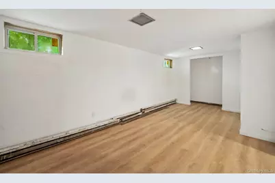 174 Frederick Avenue, Floral Park, NY 11001 - Photo 27