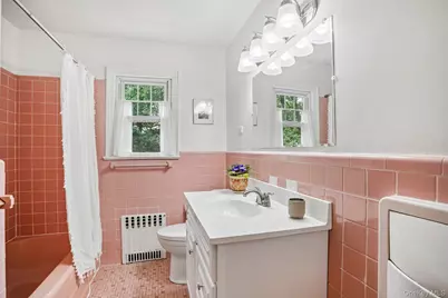 186 Chase Avenue, Yonkers, NY 10703 - Photo 17