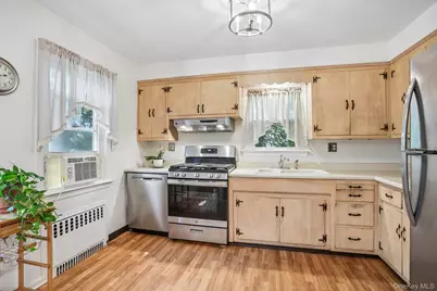 186 Chase Avenue, Yonkers, NY 10703 - Photo 11