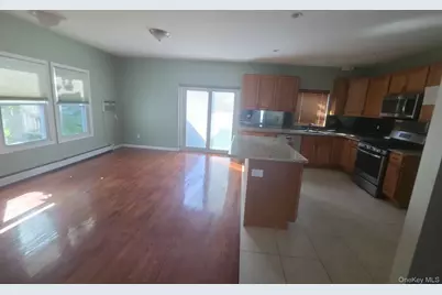 20 Laurel Road, Lindenhurst, NY 11757 - Photo 5