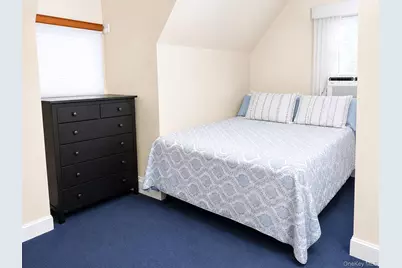 325 W Valley Stream Boulevard, Valley Stream, NY 11580 - Photo 23