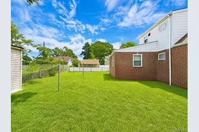 325 W Valley Stream Boulevard, Valley Stream, NY 11580 - Photo 31