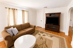 325 W Valley Stream Blvd, Valley Stream, NY 11580 - Photo 9