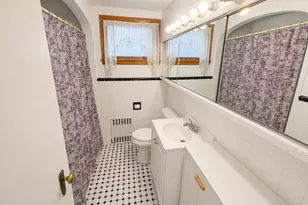 325 W Valley Stream Blvd, Valley Stream, NY 11580 - Photo 11