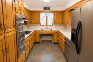 325 W Valley Stream Blvd, Valley Stream, NY 11580 - Photo 5