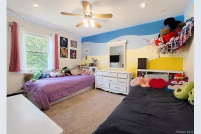 4476 Express Drive S, Ronkonkoma, NY 11779 - Photo 9