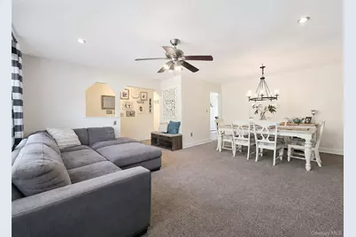 4476 Express Drive S, Ronkonkoma, NY 11779 - Photo 3
