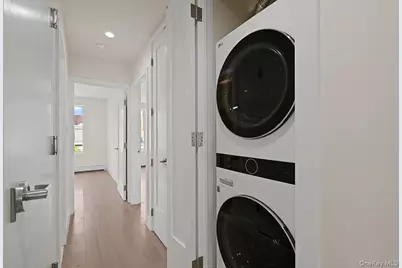 19-25 22nd Road, Astoria, NY 11105 - Photo 13
