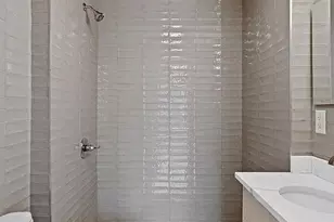 19-25 22nd Rd, Astoria, NY 11105 - Photo 11