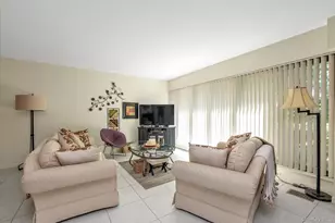 39 Spring Hollow, Roslyn, NY 11576 - Photo 5