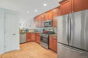 504 Southview Dr, Poughkeepsie, NY 12601 - Photo 9