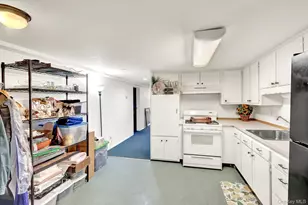 408 Oceanside St, Islip Terrace, NY 11752 - Photo 23