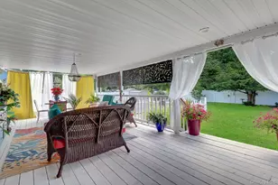 408 Oceanside St, Islip Terrace, NY 11752 - Photo 31