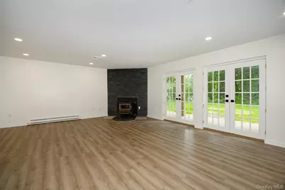 1905 Chelsea Cove S, Hopewell Junction, NY 12533 - Photo 7