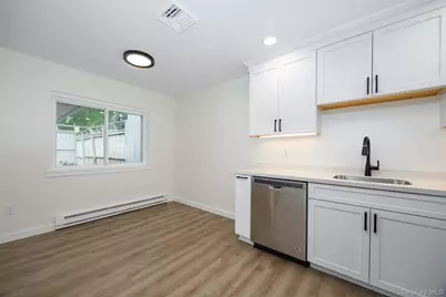 1905 Chelsea Cove S, Hopewell Junction, NY 12533 - Photo 5