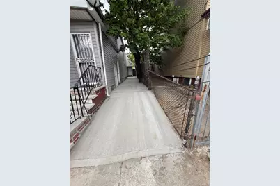 9113 77th St, Woodhaven, NY 11421 - Photo 37