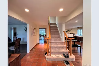 26 Polo Field Lane, Great Neck, NY 11020 - Photo 3