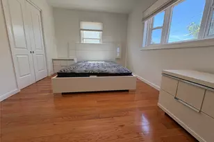 32-33 200th St, Bayside, NY 11361 - Photo 11