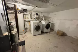 32-33 200th St, Bayside, NY 11361 - Photo 19