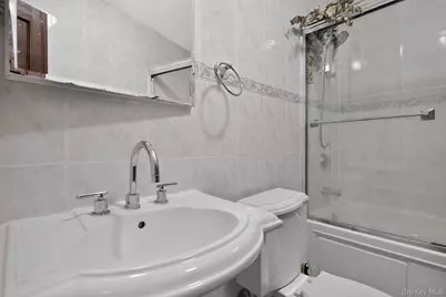 24640 Alameda Avenue, Little Neck, NY 11362 - Photo 23