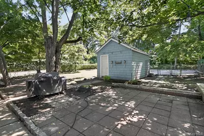 24640 Alameda Avenue, Little Neck, NY 11362 - Photo 31