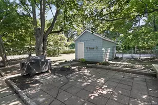 246-40 Alameda Ave, Little Neck, NY 11362 - Photo 31