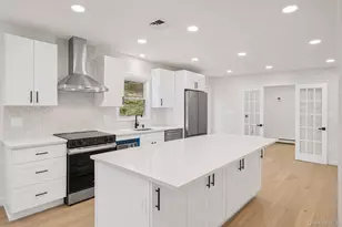 1 Gables Blvd, East Setauket, NY 11733 - Photo 7