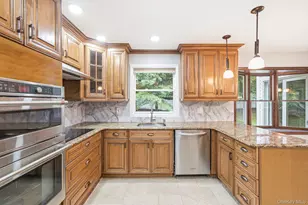 20 Arbor Ln, Dix Hills, NY 11746 - Photo 15