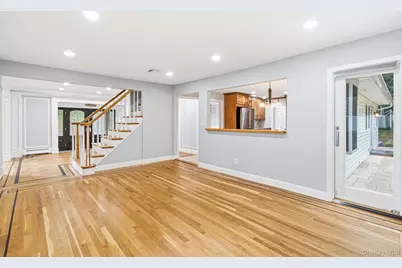 20 Arbor Lane, Dix Hills, NY 11746 - Photo 9
