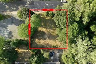 8 State Ave, Wyandanch, NY 11798 - Photo 3