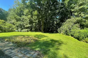 114 Lake Kitchawan Dr, South Salem, NY 10590 - Photo 19