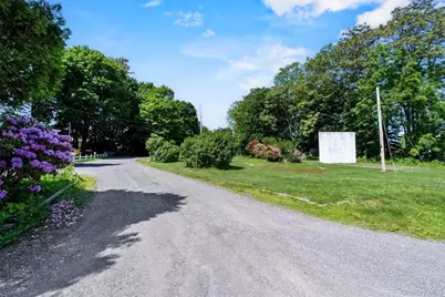1860 E Main Street #5, Mohegan Lake, NY 10547 - Photo 17
