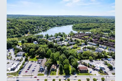 1860 E Main Street #5, Mohegan Lake, NY 10547 - Photo 25