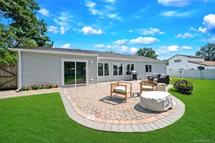 60 Thomas St, Coram, NY 11727 - Photo 5
