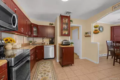 3 Carlson Court, Kings Park, NY 11754 - Photo 5