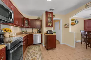 3 Carlson Ct, Kings Park, NY 11754 - Photo 5