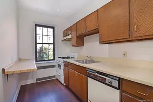 35 Parkview Ave, Bronxville, NY 10708 - Photo 13