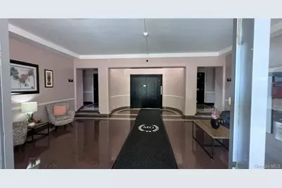 290 Collins Avenue #4C, Fleetwood, NY 10552 - Photo 3