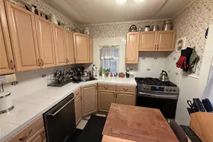 211 Madison Ave, Franklin Square, NY 11010 - Photo 5