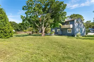 4 Joysan Ct, Hampton Bays, NY 11946 - Photo 23