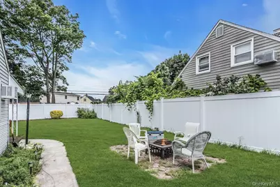 34 Vista Lane, Levittown, NY 11756 - Photo 19